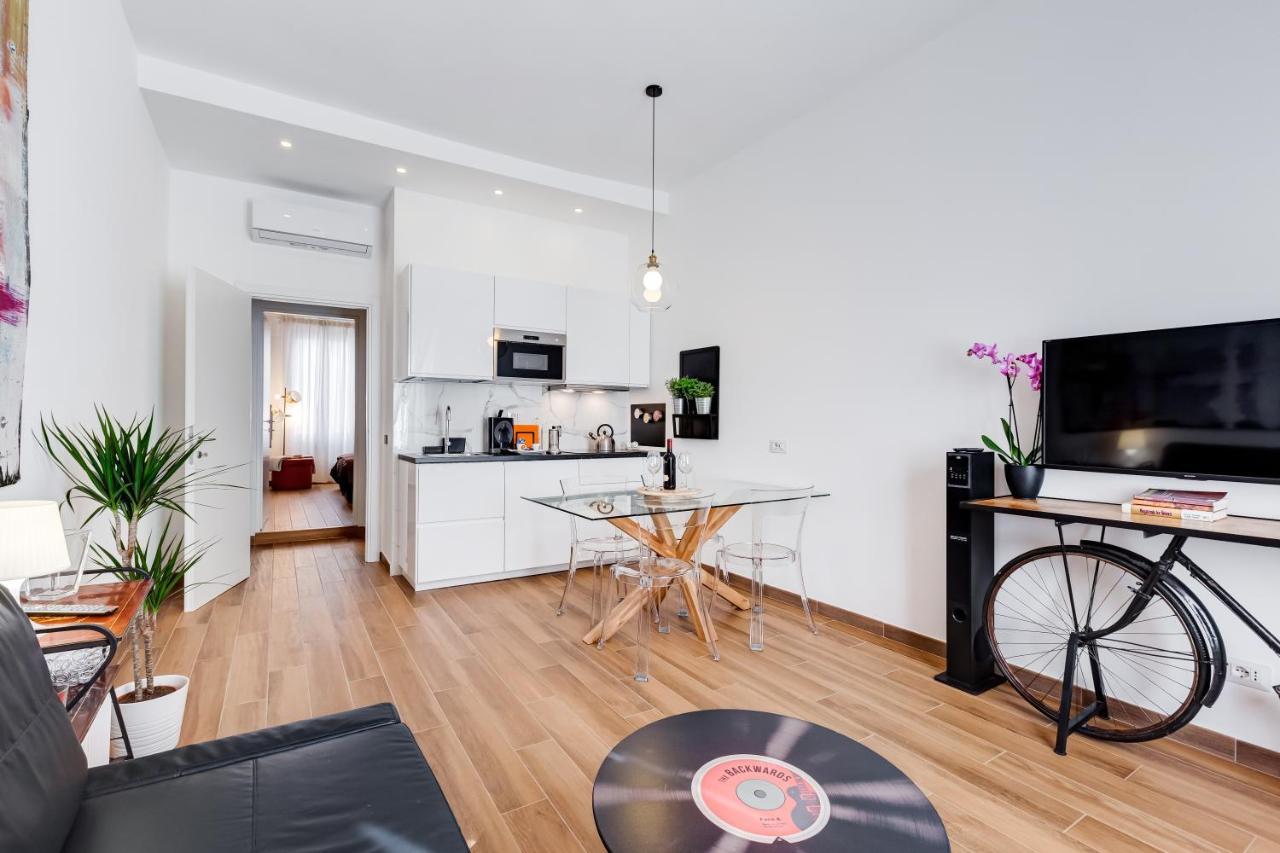 Apartamento Lovely Two-room In The Center Of *